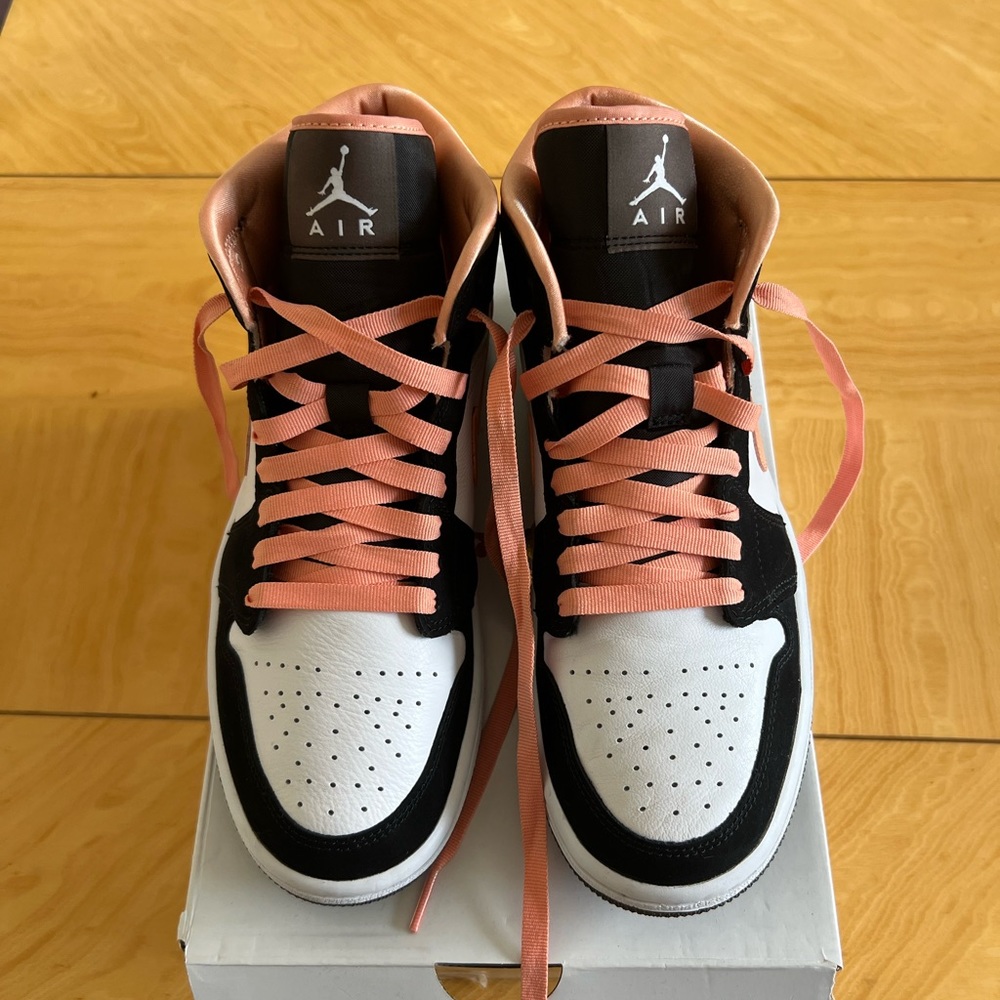 Jordan 1 Mid - image 1